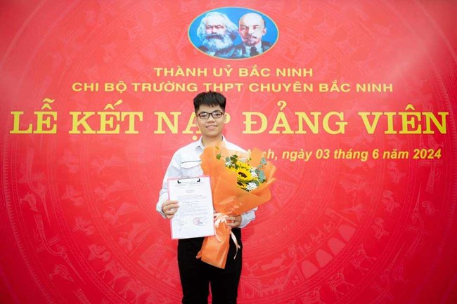 Nguyễn Hữu Tiến Hưng – học sinh lớp 12 trường Chuyên Bắc Ninh và hành trình chinh phục Huy chương vàng Quốc tế Olympic Hóa học 2024 (21/8/2024)